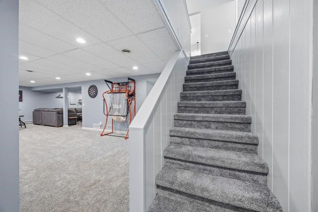 1510 N Wuthering Hills Drive, Janesville, WI 53546