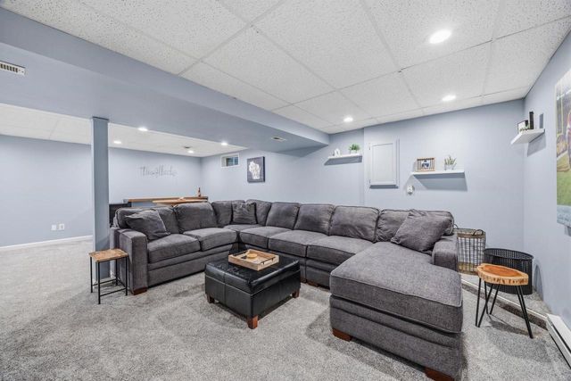 1510 N Wuthering Hills Drive, Janesville, WI 53546