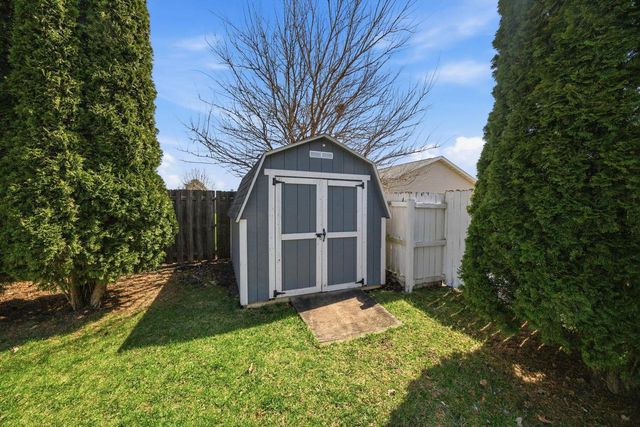 1510 N Wuthering Hills Drive, Janesville, WI 53546