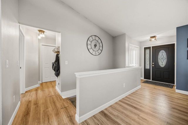 1510 N Wuthering Hills Drive, Janesville, WI 53546