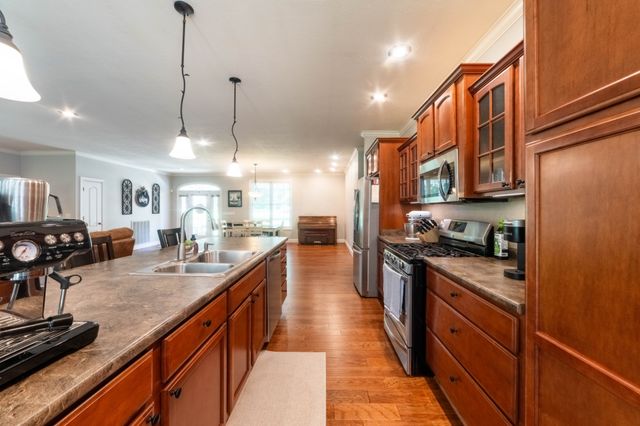 390 Carmen Dr, Paris, TN 38242