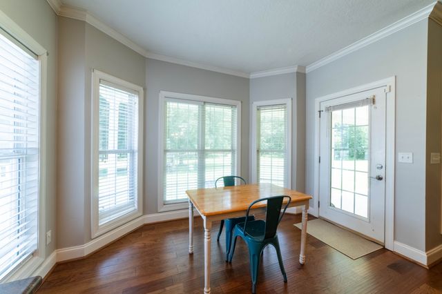 390 Carmen Dr, Paris, TN 38242