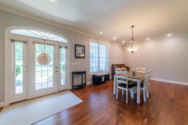 390 Carmen Dr, Paris, TN 38242