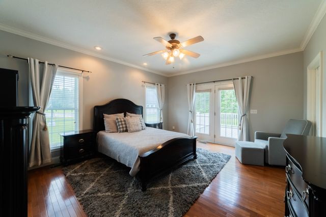390 Carmen Dr, Paris, TN 38242