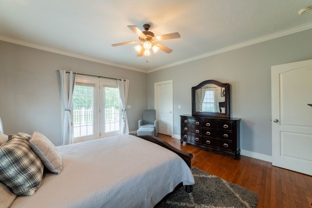 390 Carmen Dr, Paris, TN 38242