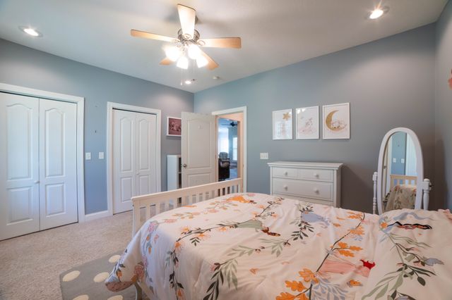 390 Carmen Dr, Paris, TN 38242