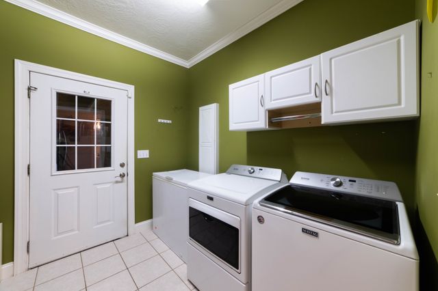 390 Carmen Dr, Paris, TN 38242