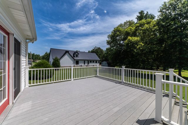 390 Carmen Dr, Paris, TN 38242