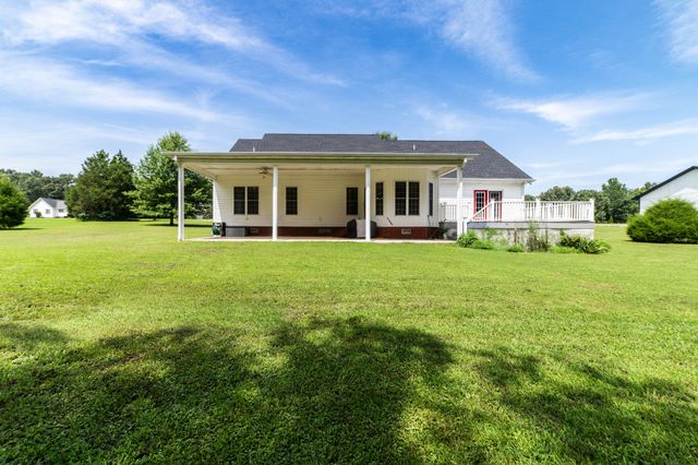 390 Carmen Dr, Paris, TN 38242