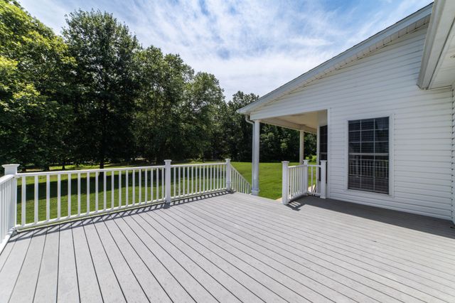 390 Carmen Dr, Paris, TN 38242