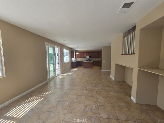 2382 Macbeth Avenue, Corona, CA 92882