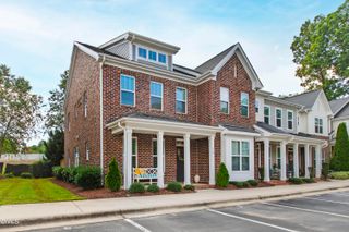 528 Ledbetter Court, Raleigh, NC 27608