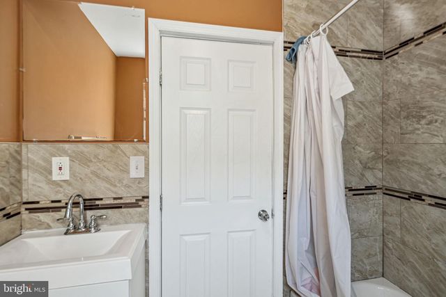 1612 FONTAIN ST, Philadelphia, PA 19121