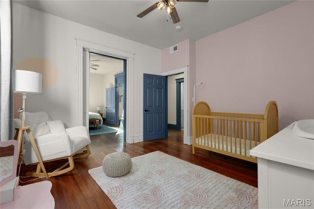 3932 Botanical Avenue, St Louis, MO 63110