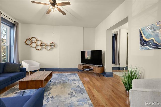 3932 Botanical Avenue, St Louis, MO 63110