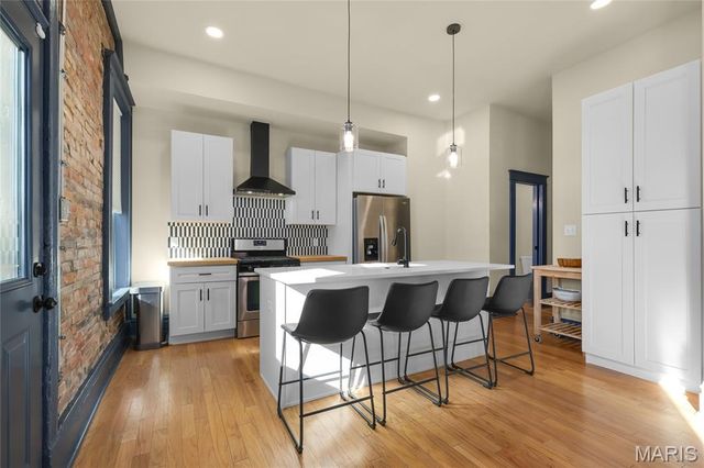 3932 Botanical Avenue, St Louis, MO 63110