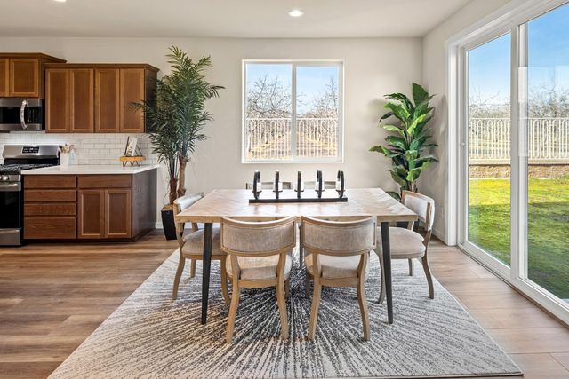 1727 Dos Rios Ct, Plumas Lake, CA 95961