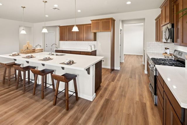 1727 Dos Rios Ct, Plumas Lake, CA 95961