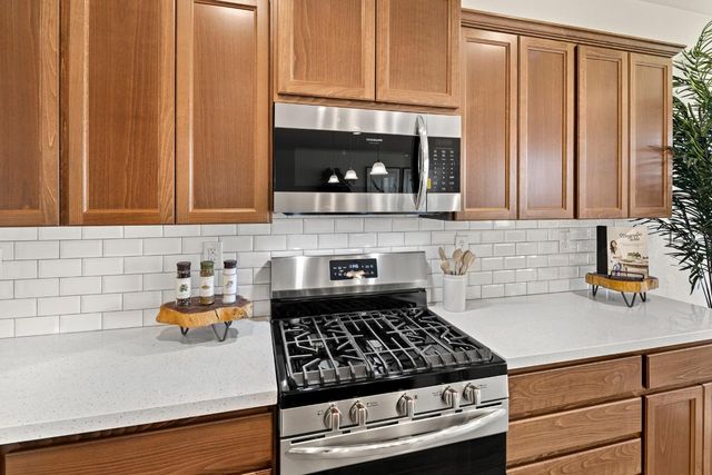 1727 Dos Rios Ct, Plumas Lake, CA 95961