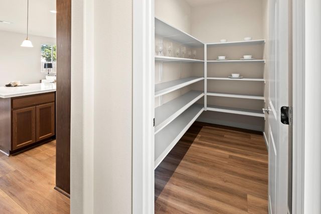 1727 Dos Rios Ct, Plumas Lake, CA 95961