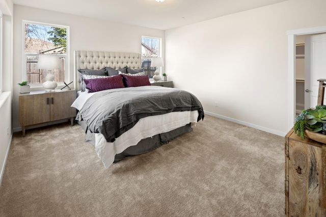 1727 Dos Rios Ct, Plumas Lake, CA 95961