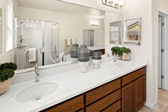 1727 Dos Rios Ct, Plumas Lake, CA 95961