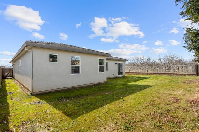 1727 Dos Rios Ct, Plumas Lake, CA 95961