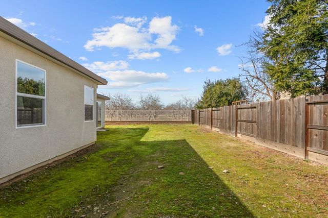 1727 Dos Rios Ct, Plumas Lake, CA 95961