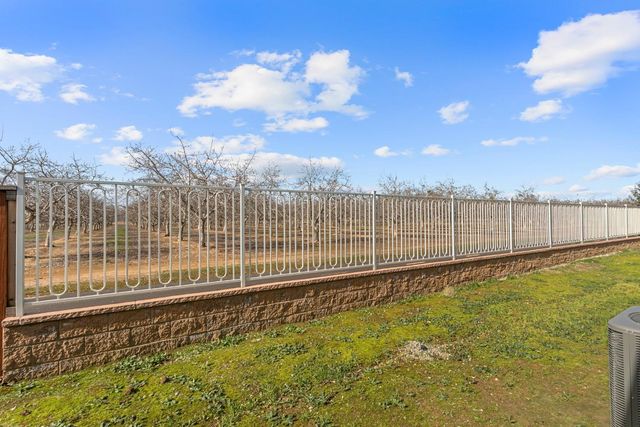 1727 Dos Rios Ct, Plumas Lake, CA 95961