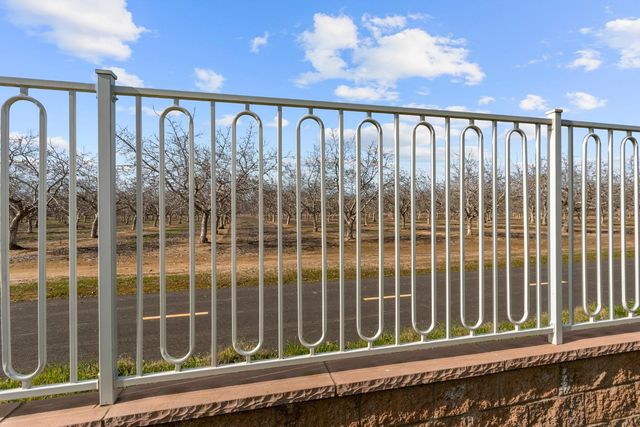 1727 Dos Rios Ct, Plumas Lake, CA 95961