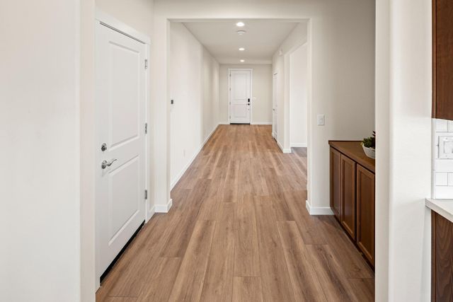 1727 Dos Rios Ct, Plumas Lake, CA 95961