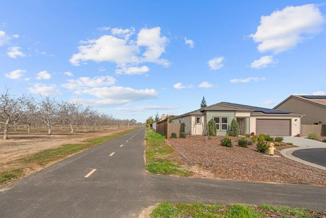 1727 Dos Rios Ct, Plumas Lake, CA 95961