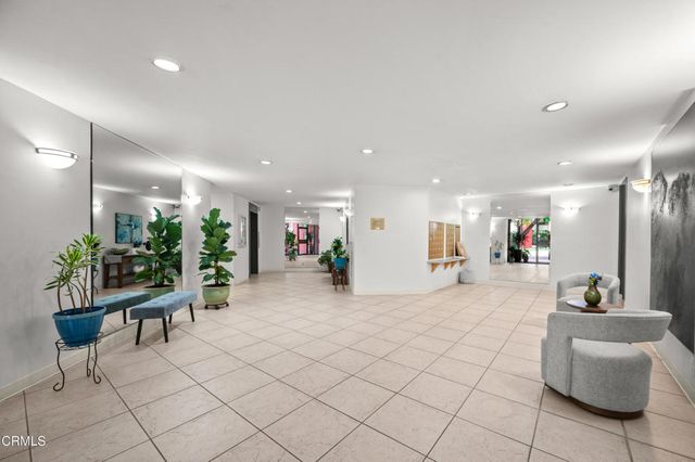 3961 Via Marisol 218, Los Angeles, CA 90042