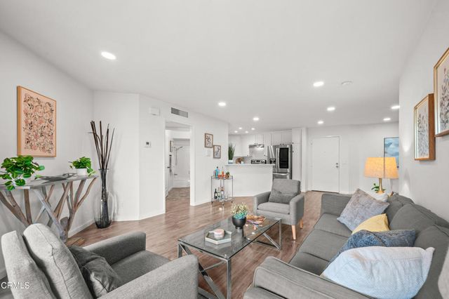 3961 Via Marisol 218, Los Angeles, CA 90042