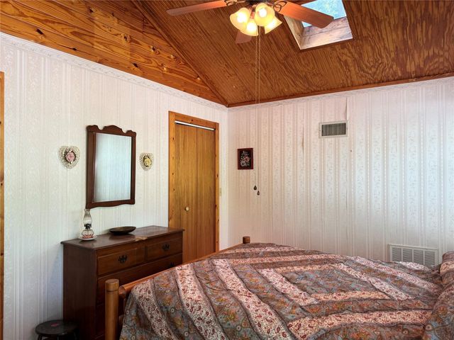 190 Woodpecker Drive, Livingston, TX 77351
