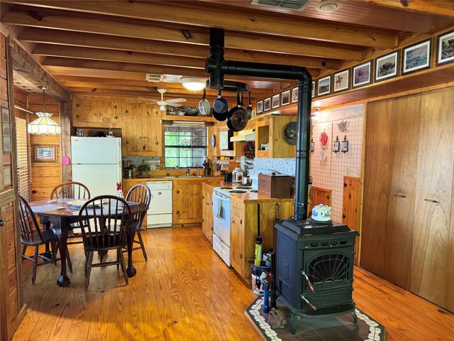 190 Woodpecker Drive, Livingston, TX 77351