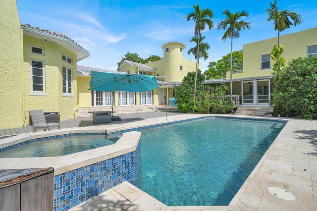 1201 N Swinton Avenue, Delray Beach, FL 33444