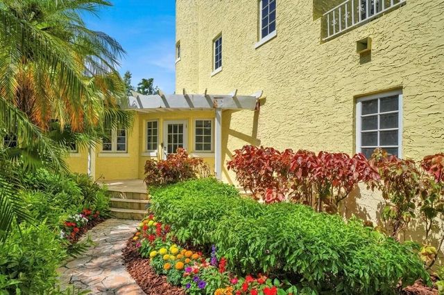 1201 N Swinton Avenue, Delray Beach, FL 33444