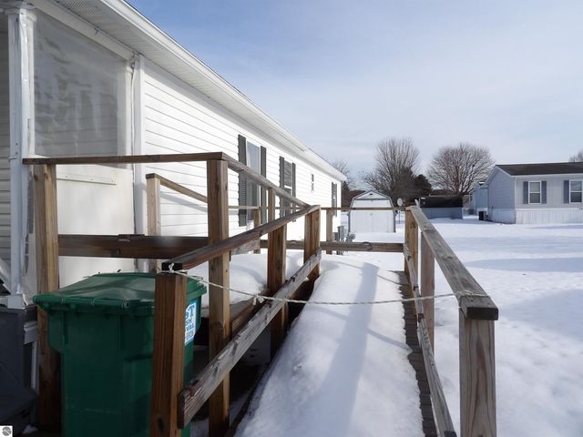 715 Mallard, Cadillac, MI 49601