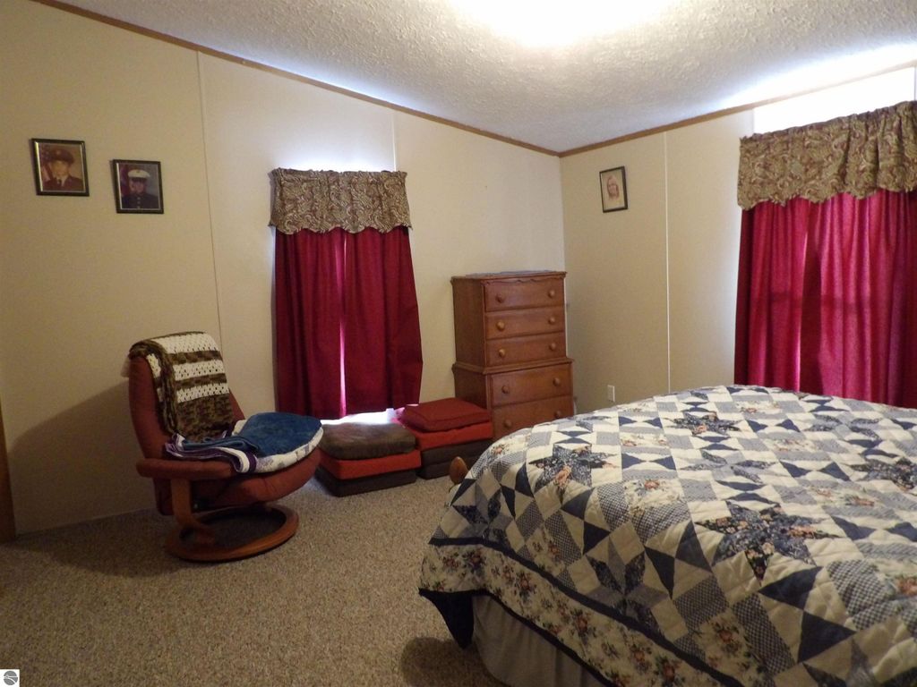 Image 8 of property listing at 715 Mallard, Cadillac, MI 49601