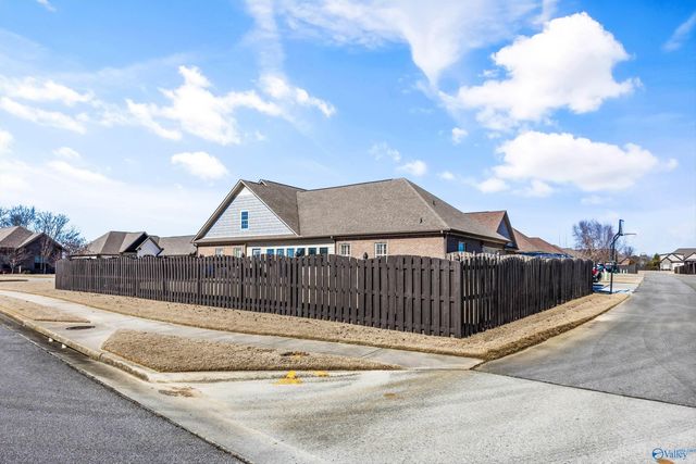 17342 Chinaberry Road, Athens, AL 35613