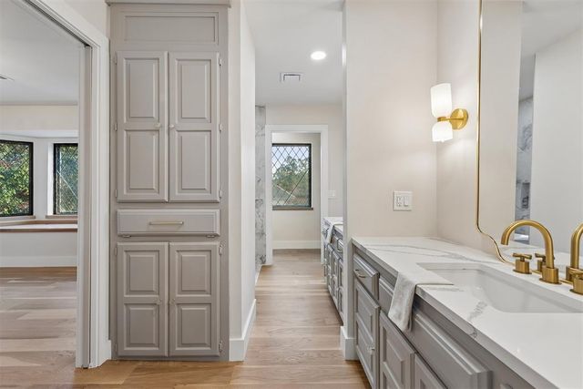 4705 Seabrook Court, Oklahoma City, OK 73142