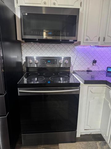 2333 Dresden Road, Zanesville, OH 43701