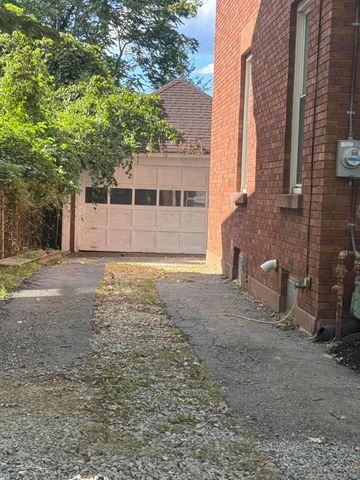 2333 Dresden Road, Zanesville, OH 43701