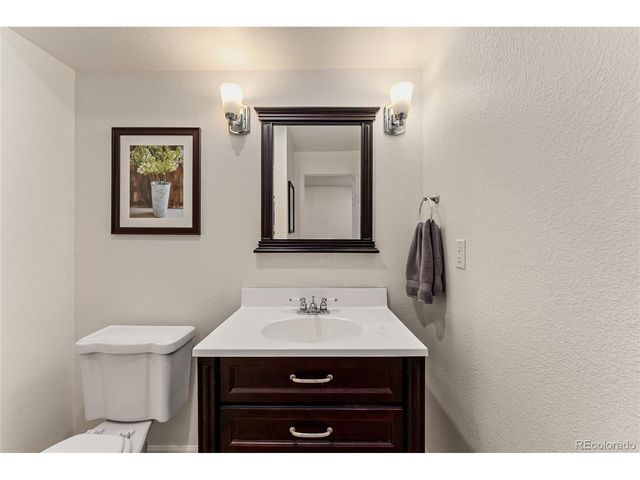 9441 S Hackberry Ln, Highlands Ranch, CO 80129