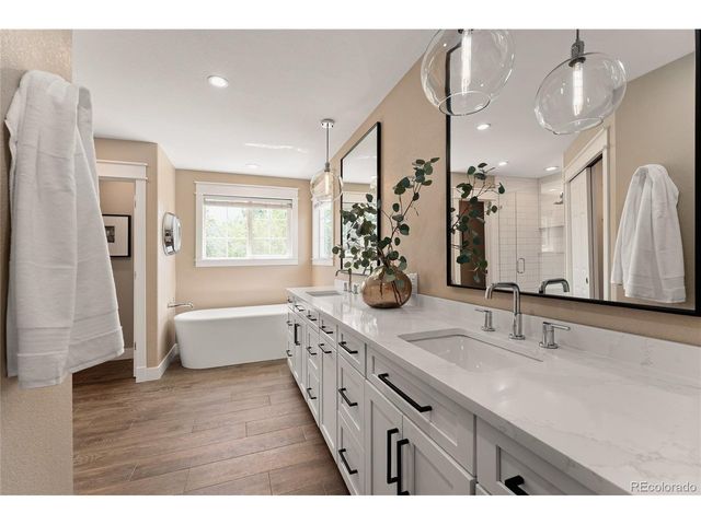 9441 S Hackberry Ln, Highlands Ranch, CO 80129