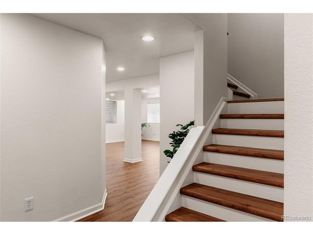 9441 S Hackberry Ln, Highlands Ranch, CO 80129