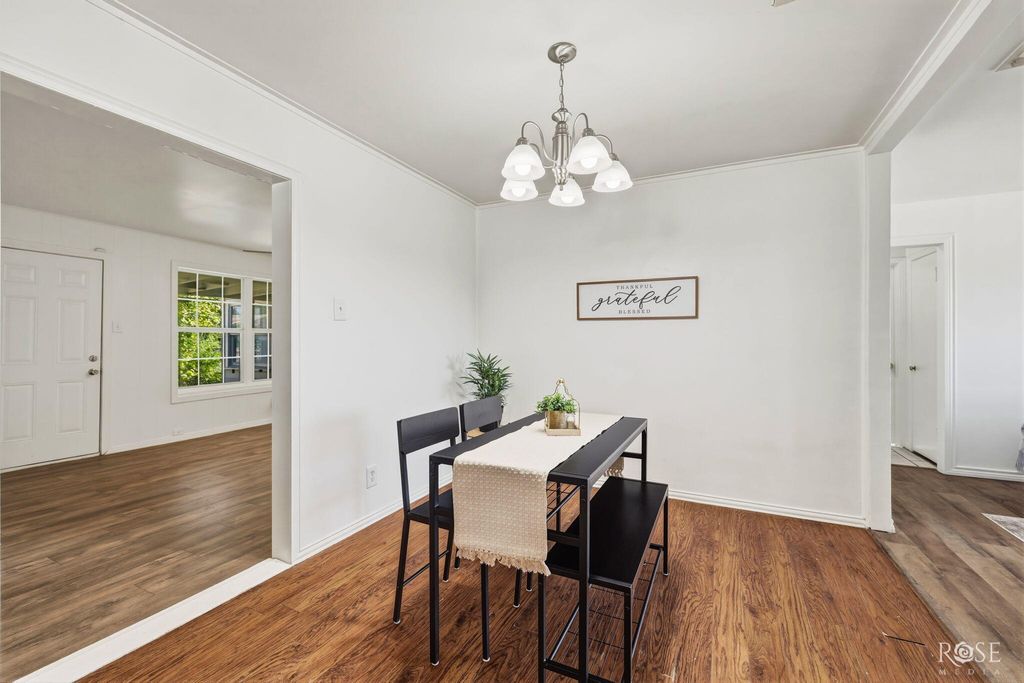 Image 11 of property listing at 1106 E 22nd Street, San Angelo, TX 76903
