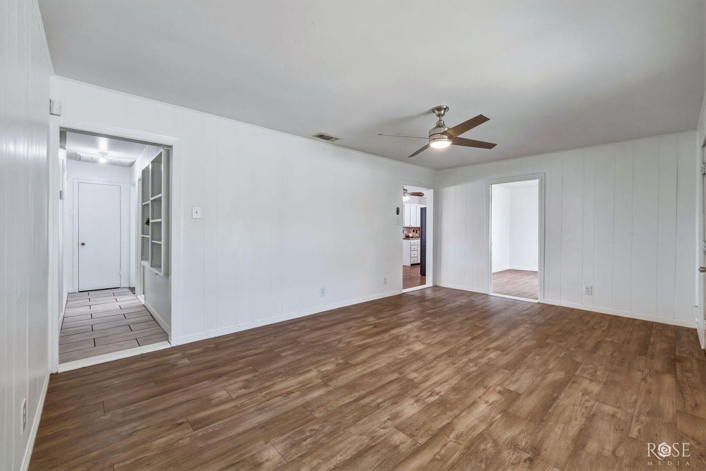 Image 16 of property listing at 1106 E 22nd Street, San Angelo, TX 76903