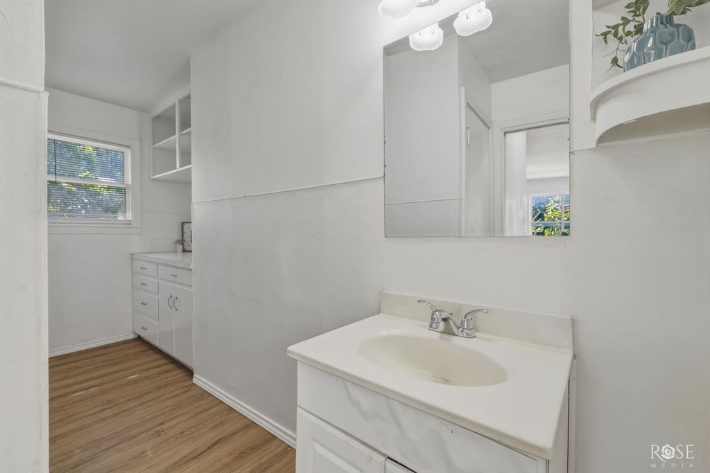 Image 19 of property listing at 1106 E 22nd Street, San Angelo, TX 76903